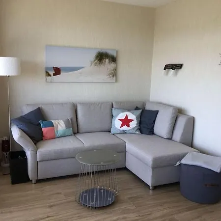 Harbor Apartment *
